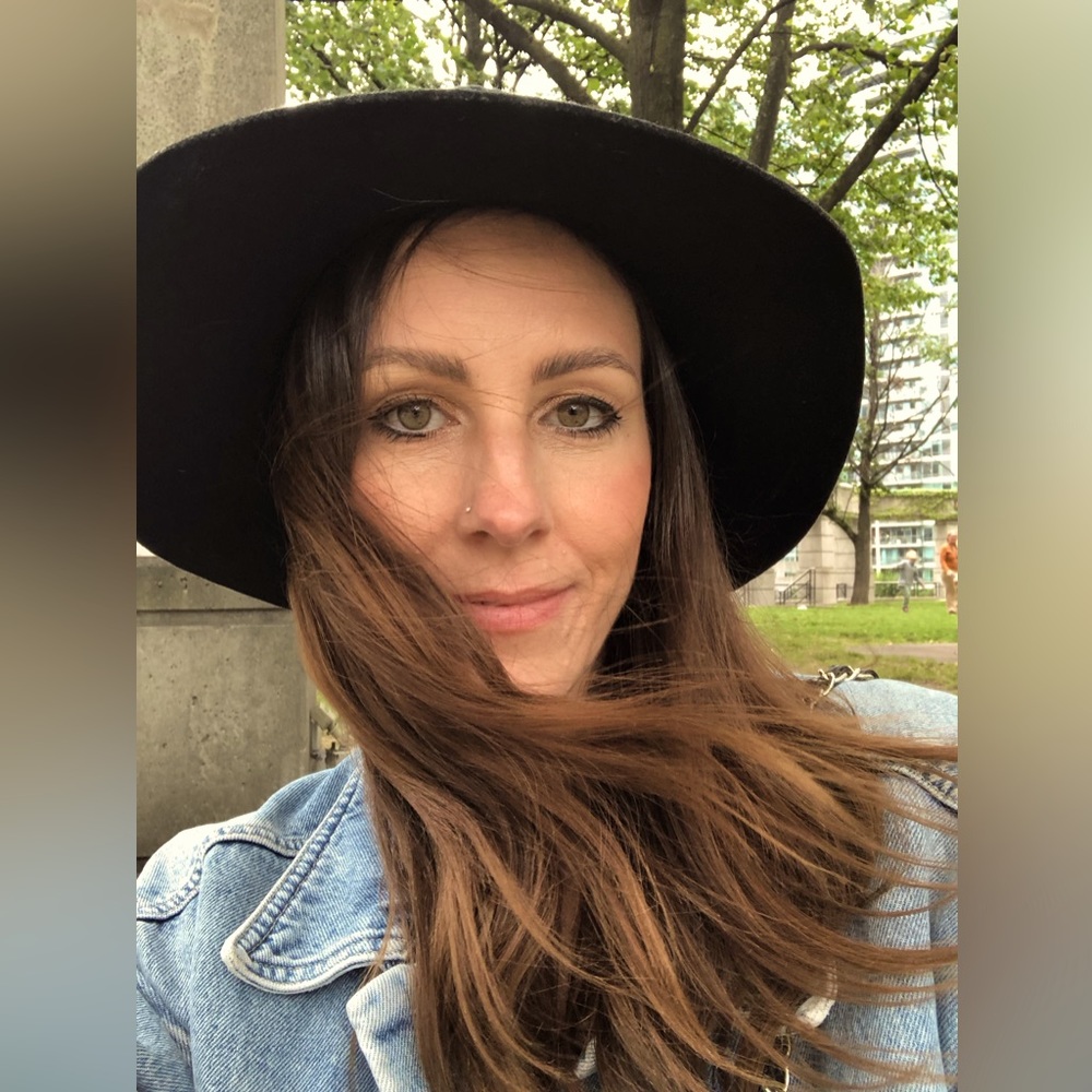 Meet your Posher, Charlotte